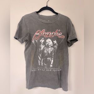 Blonde Graphic TShirt Size Small